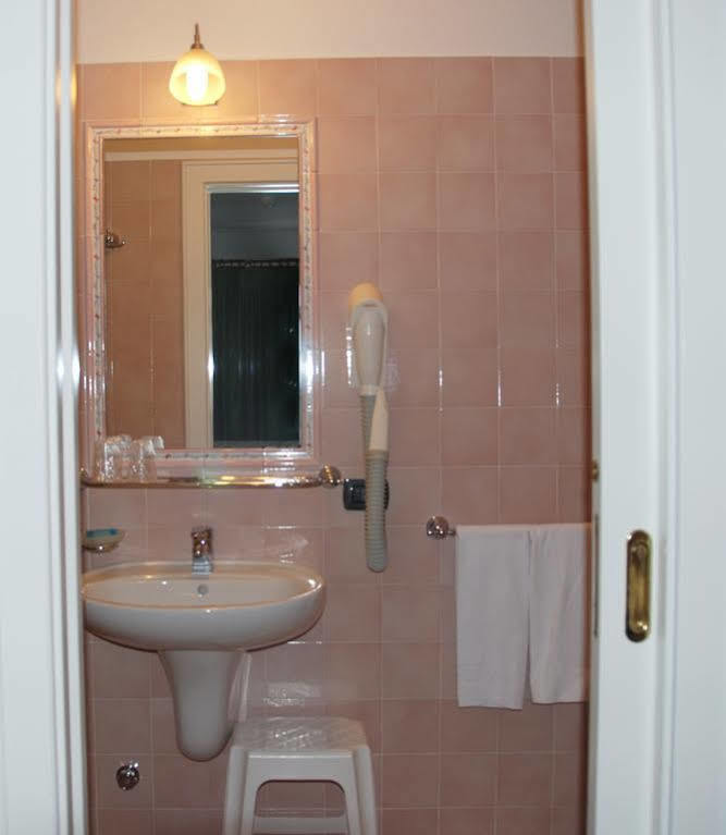 Hotel Meuble Oasi 2*